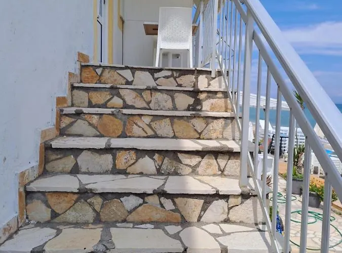 Seaside شقة Mesongí