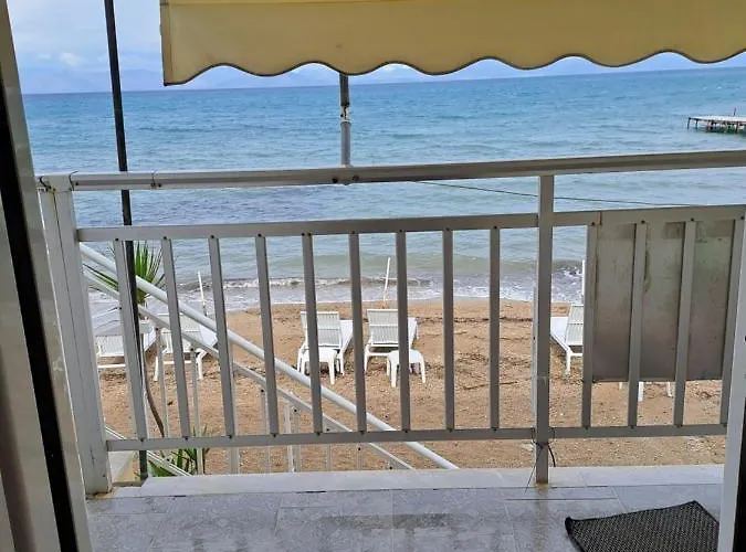 Seaside شقة Mesongí