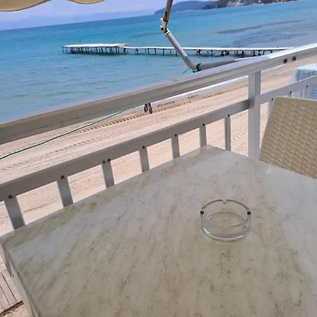 Seaside Apartment *